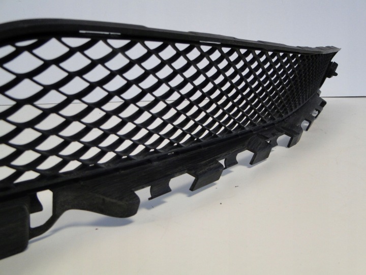 MERCEDES GRILLE CENTRALE PARE-CHOCS C CLASSE 205 W205 A2058850423