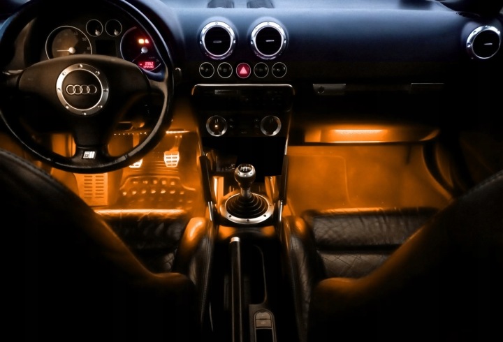 ÉCLAIRAGE VOITURE RGB VOITURES LED 4X30CM COFFRE