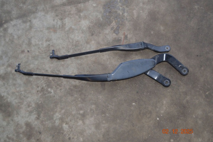 BRAS ESSUIE-GLACES AVANT VITRES AVANT MERCEDES-BENZ CLS C219 A2118200444