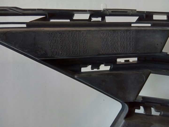 CALANDRE RADIATEUR AVANT VOLKSWAGEN PASSAT B8 3G0 3G0853653P