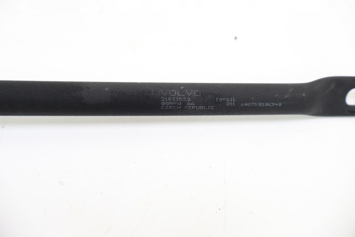 VOLVO XC60 II SUPPORT ENTRETOISE PANNEAU AVANT DROIT 31651562