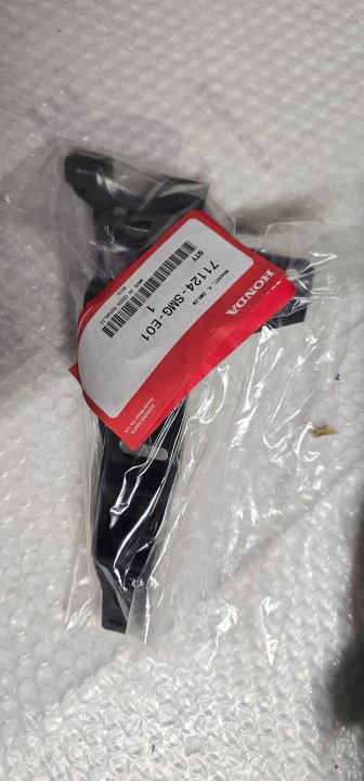 GRILLE CALANDRE HONDA CIVIC VIII UFO 06R CACHE 0315203010 71120-SMG-E015-M1
