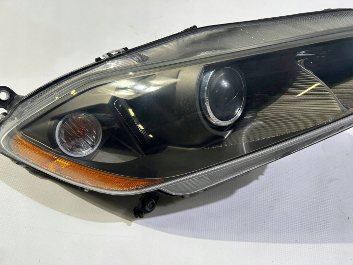 PHARE AVANT DROITE PROJECTEUR DROIT BI XÉNON MASERATI GRANTURISMO 2008-