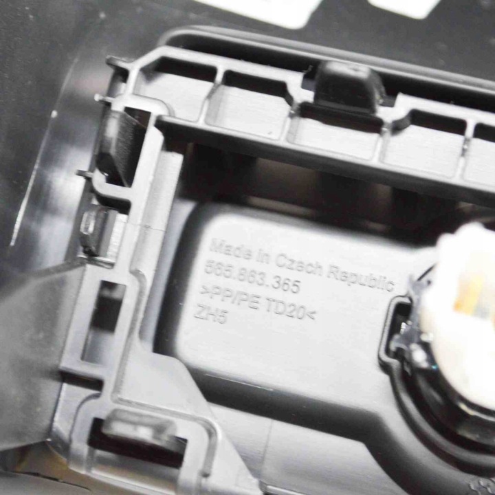 ADMISSION AIR CONSOLES SKODA KAROQ (NU7) 565863365 15414639 1.5L 110KW 2021