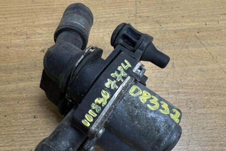 SOUPAPE RADIATEUR RÉCHAUFFEURS MERCEDES-BENZ E (W210) 0018307784 2.9L DIESEL