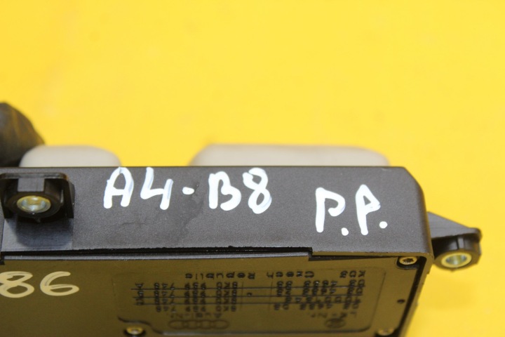 COMMUTATEUR SIÈGES DROIT AVANT A4 B8 8E0959748