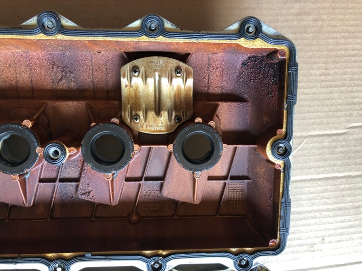 AUDI A8 D4 W12 6,3 FSI COUVERCLE DE SOUPAPES 07P103475C