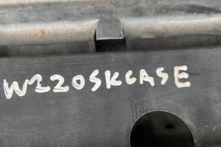 PARE-CHOCS ARRIÈRE MERCEDES-BENZ AVEC (W220) A2208800152 DIESEL 2001