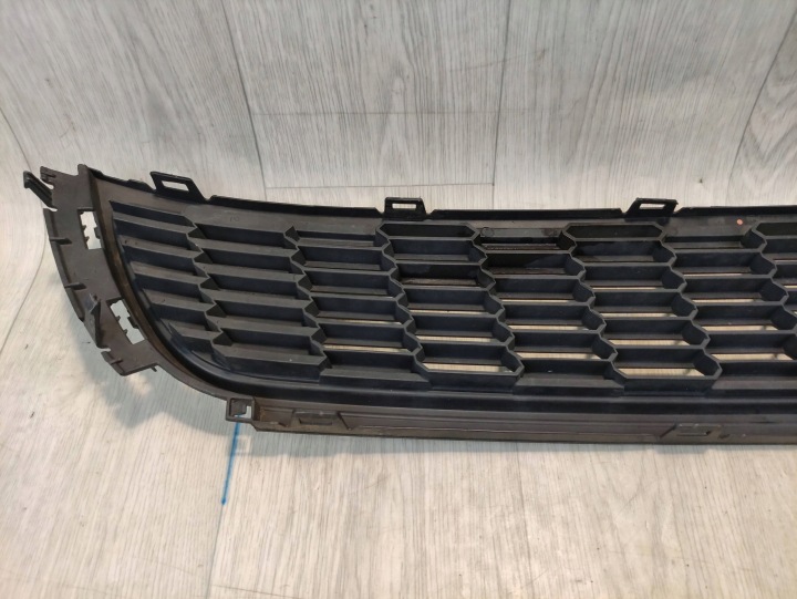 VW POLO V 6R GRILLE CENTRALE PARE-CHOCS AVANT 6R0853677A