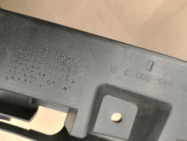 RENAULT LAGUNA III HAYON BERLINE COMPACTE GAUCHE GLISSIÈRE PARE-CHOCS ARRIÈRE SUPPORT FIXATION