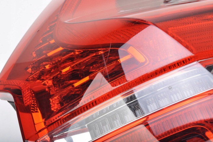 VOLVO XC60 II PHARE DROITE ARRIÈRE DROIT ARRIÈRE 32228915