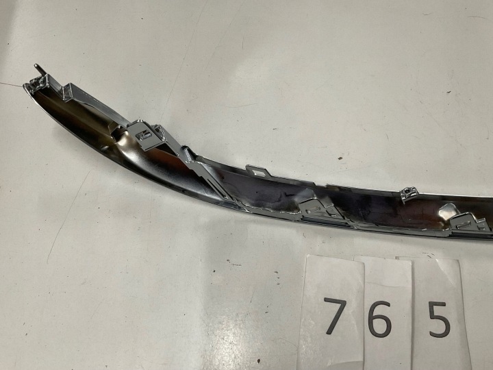 MOULURE CHROME HALOGÈNE PARE-CHOCS AVANT SUZUKI KIZASHI GAUCHE 765.