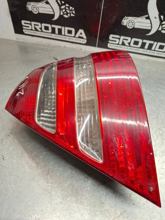 PHARE ARRIÈRE MERCEDES-BENZ E W211 A2118200464