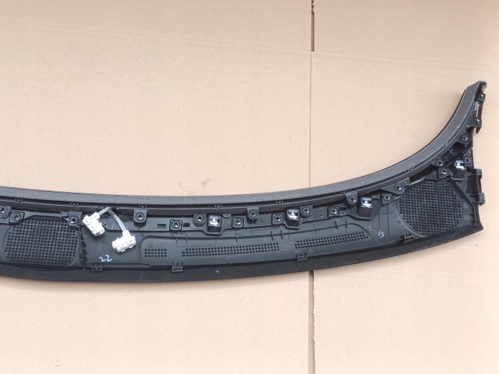DOUBLURE DE PASSAGE DE ROUE INTERNE TESLA 3 HIGHLAND 1743396-10-B