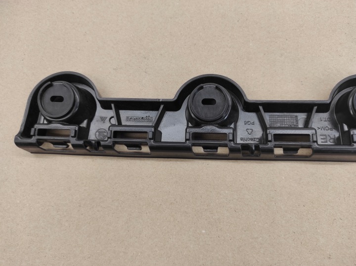 SKODA OCTAVIA IV 2020- DROIT GLISSIÈRE PARE-CHOCS ARRIÈRE FIXATION SUPPORT
