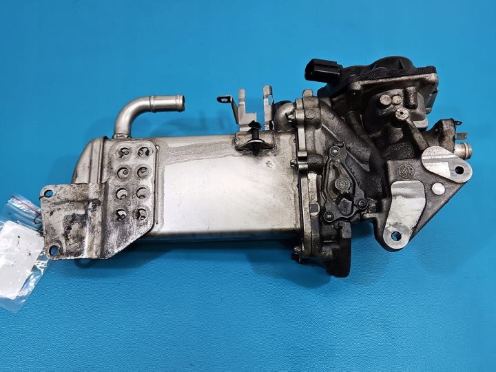 VANNE EGR 5- GOUPILLE AVEC RADIATEUR AUDI A6 C7 2,0 TDI 03L131512D 8R0971845E