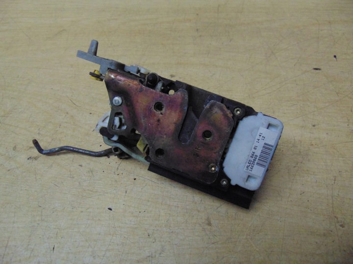 SERRURE DROIT ARRIÈRE CHEVROLET TAHOE 4/2 BROCHES EUROPE