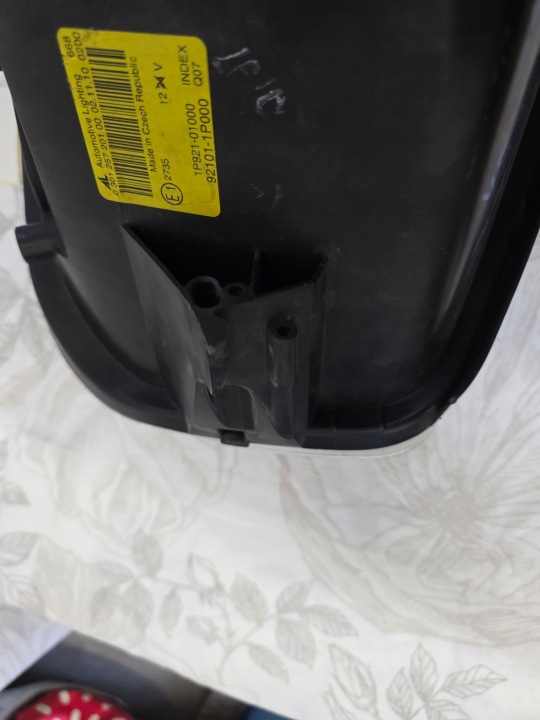 PHARE PROJECTEUR GAUCHE AVANT KIA VENGA 92101-1P000