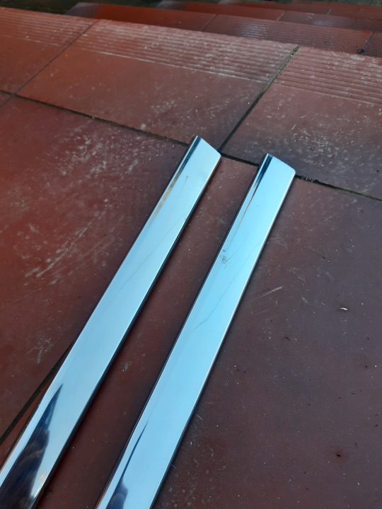 FIAT 125P MOULURE GRILLE DE RADIATEUR LEVIER SUPÉRIEUR GRAND FIAT CLASSIQUE