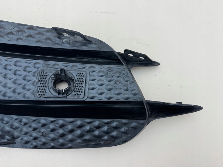 MERCEDES E-KLASA W213 16R- AMG GRILLE PARE-CHOCS DROITE AVANT A2138856800