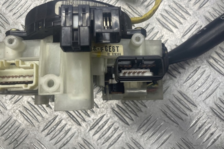 MANETTES MAZDA PREMACY (CP) 17B366 1.9L GASOLINE 84KW 2000