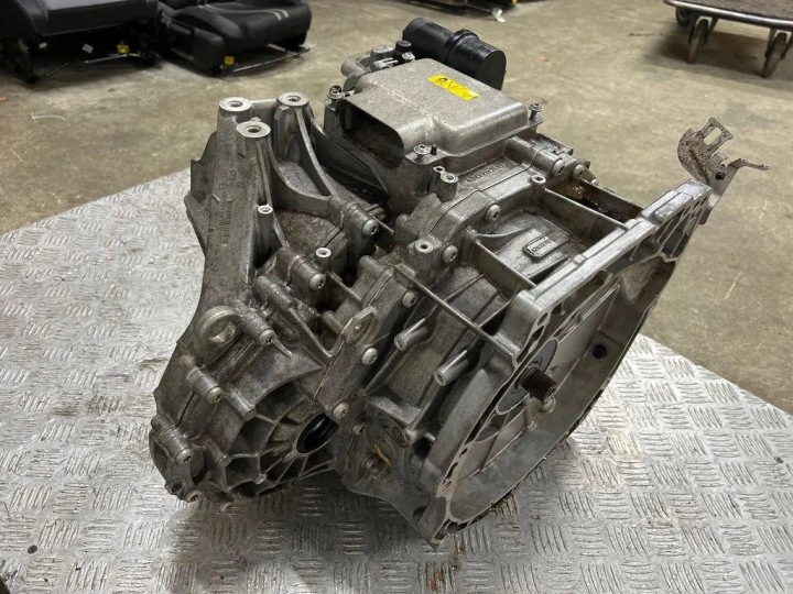 BOÎTE DE VITESSES MERCEDES-BENZ SPRINTER 2-T (901, 902) A2472707200 1.33L