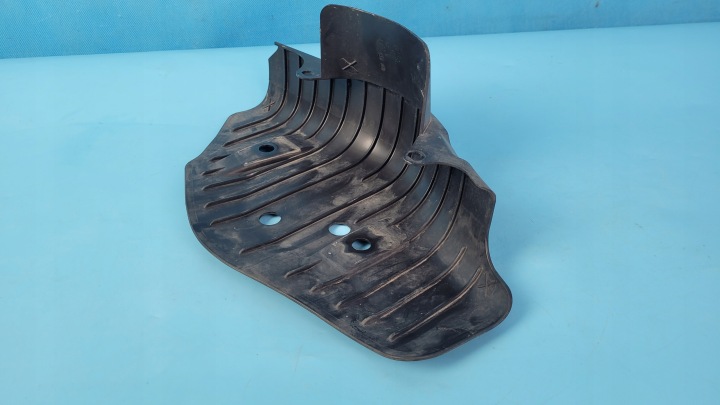 CUPRA LEON 23R PROTECTION BRAS DE SUSPENSION GAUCHE ARRIÈRE 5Q0501733A