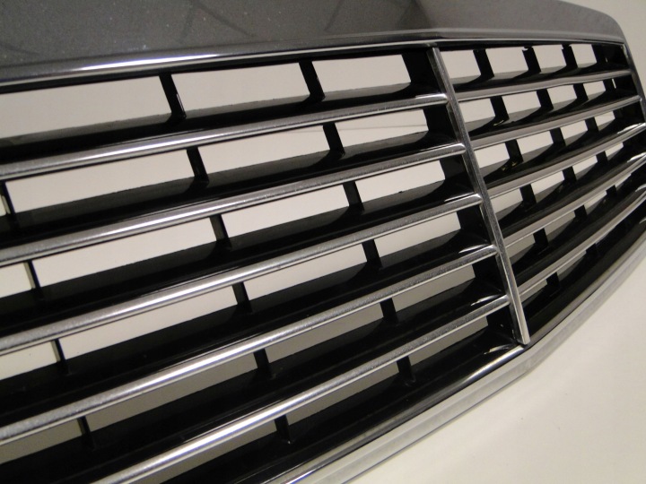 MERCEDES E CLASSE 210 W210 GRILLE CALANDRE PARE-CHOCS A2108800483 55 AMG