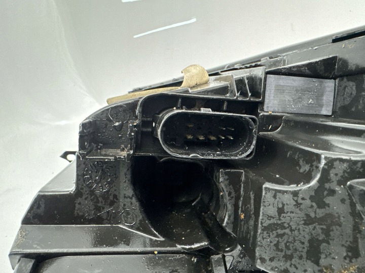 PROJECTEUR MERCEDES-BENZ C W205 A2059063204