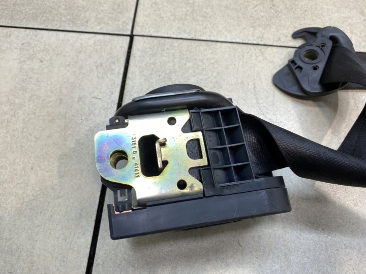 CEINTURE DE SÉCURITÉ DROIT AVANT PASSAT B5 3B2857706C