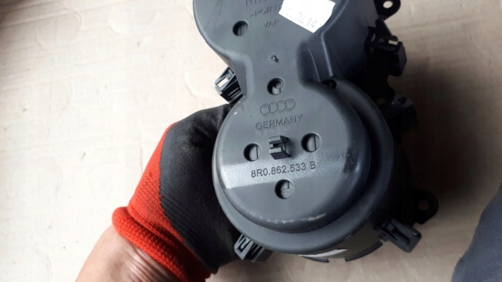SQ5 8R Q5 BOÎTE À GANTS TUNNELS SUR GODETS 8R0862533B