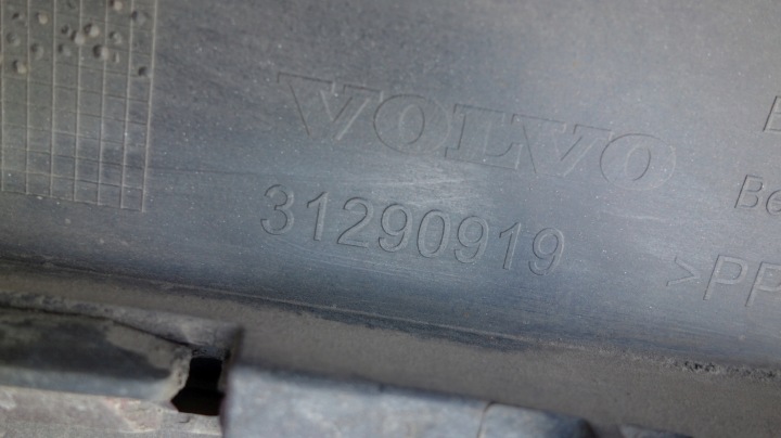 VOLVO V40 CROSS COUNTRY 2012 PARE-CHOCS ARRIÈRE ARRIÈRE 5180