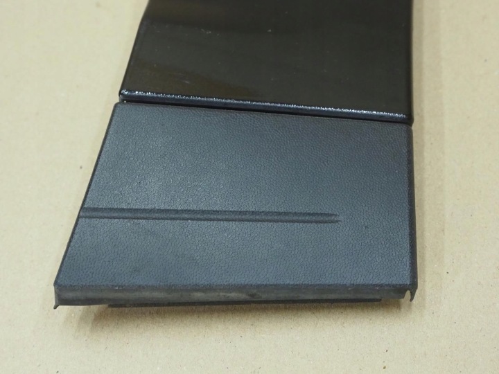 MOULURE GARDE-BOUE AVANT DROITE PORSCHE CAYENNE II 7P5854960