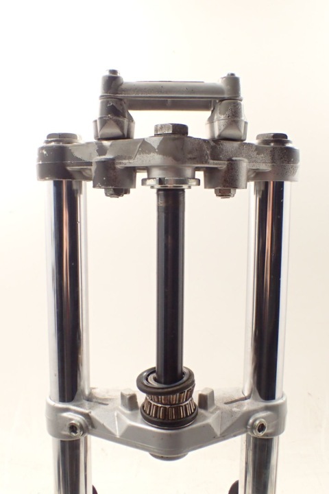 MOTO GUZZI BREVA V 750 IE SUSPENSION ÉTAGÈRE BIELLETTES