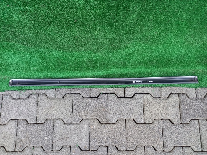 VW PASSAT B5 RESTYLAGE LA7W MOULURE PORTES DROITE CHROME