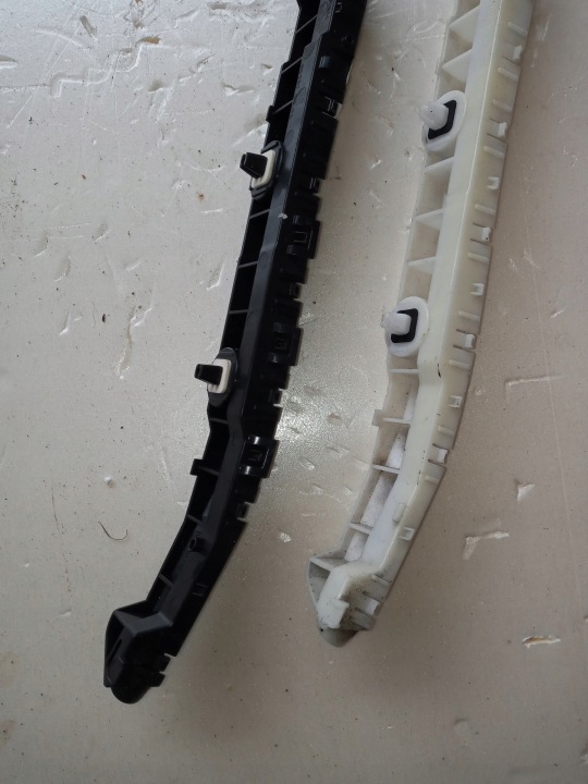 NISSAN LEAF GLISSIÈRE PARE-CHOCS GAUCHE ARRIÈRE SUPPORT ORIGINAL