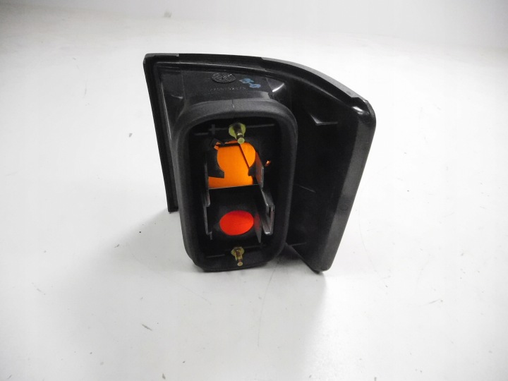 LANTERNE ARRIÈRE DROIT RENAULT SAVANNA R21 7701033209