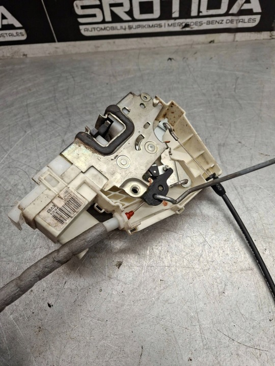 SERRURE DE PORTE DROIT AVANT MERCEDES R-KL W251 EUROPE