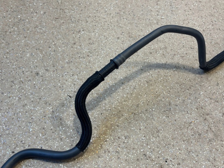 FIL AQUATIQUE TURBOCOMPRESSEURS MERCEDES-BENZ GLC C254 A2540182300