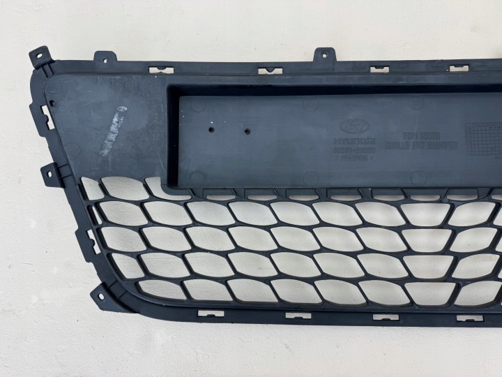 HYUNDAI I30 I 1 07-10R GRILLE CALANDRE PARE-CHOCS CENTRALE 86561-2R000