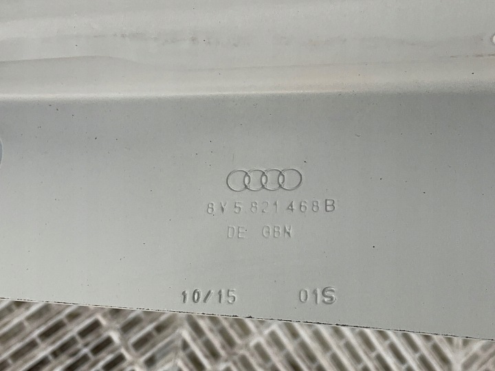 AUDI A3 RS3 8V5 AILE DROIT AVANT BERLINE 8V5821468 B