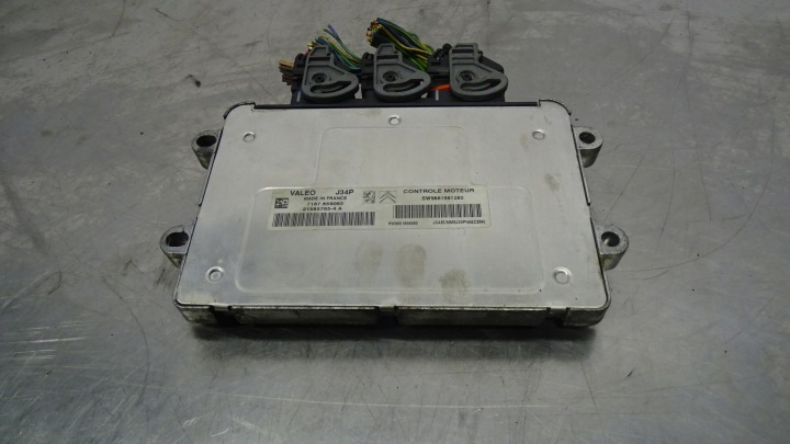 ORDINATEUR CONTRÔLEUR CITROEN C3 I 1,4 9661961280 215857854A