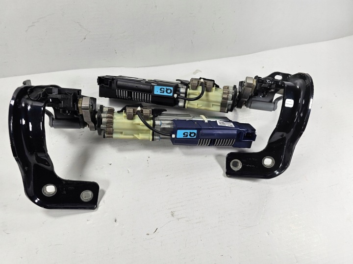 AUDI Q5 LIFT SERVOMOTEUR CHARNIÈRE COUVERCLES DE COFFRE 8R0827852 8R0827299A