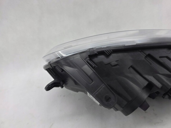 DACIA DUSTER II 2 2017+ PHARE PROJECTEUR AVANT DROITE LED EUROPE 260101133R