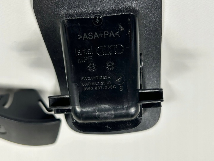 2022 AUDI A4 S4 B9 8W BOUCHON ISOFIX 8W0887233C