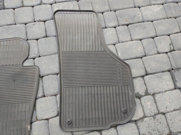 ORIGINAL ALFOMBRILLAS GOMA PARTE DELANTERA + PARTE TRASERA SKODA SUPERB 2 II 