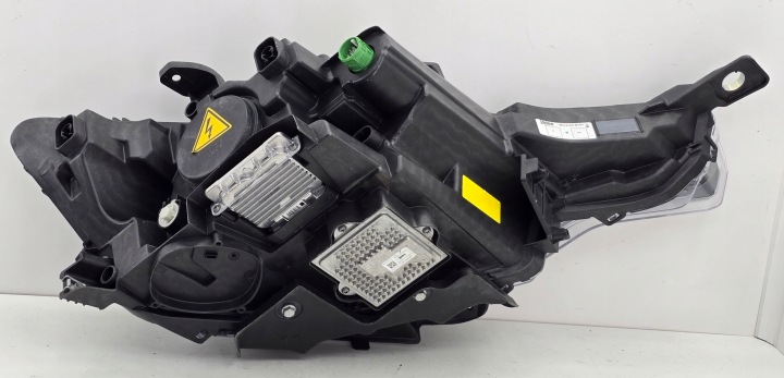 MASERATI LEVANTE M161 BI-XENON LED PROJECTEUR GAUCHE PHARE GAUCHE AVANT BONNES CONDITIONS