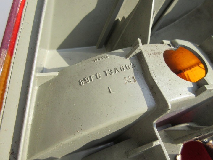 PHARE ARRIÈRE GAUCHE FORD FIESTA MK3 III 89FG13A603