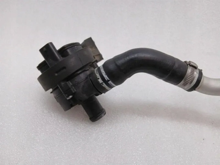 SUPPLÉMENTAIRE POMPE REFROIDISSEMENT FERRARI ROMA F169 291349 POMPE POMPES LIQUIDE CHLOD
