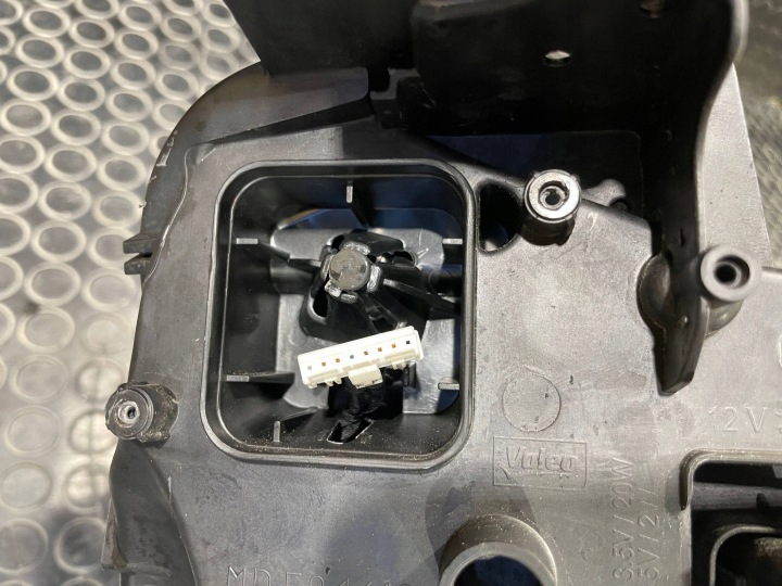 PEUGEOT 3008 II 2 P84 16-20 PHARE GAUCHE AVANT AVANT COMPLET LED